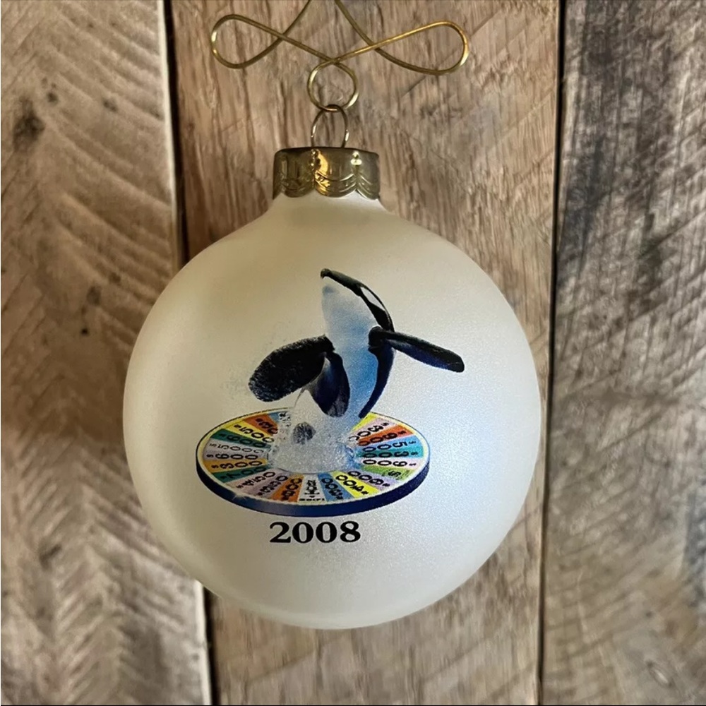 SeaWorld Ornament 2008 Wheel of Fortune Show Crew Exclusive